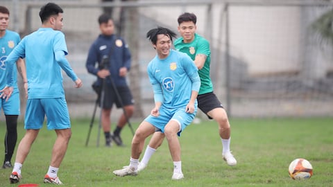 Những hợp đồng ấn tượng trước giờ thị trường chuyển nhượng V.League 2023/24 đóng cửa